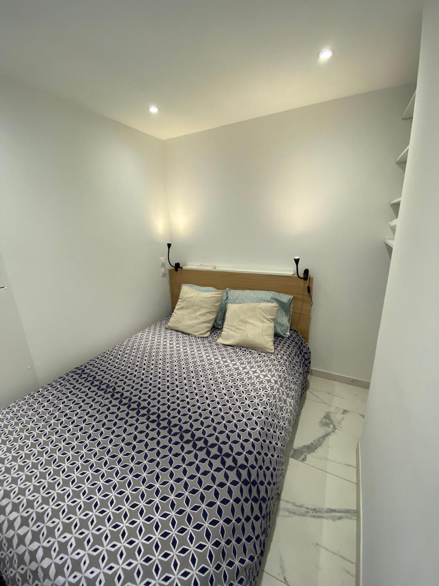 Apartment Face Et Port Santa Lucia Climatise Et Wifi Saint-Raphael (Var)